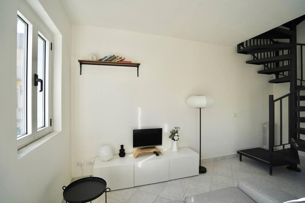 Comodo Bilocale Per Mxp Aeroporto - Milano - Como Lago 卡斯泰兰扎 外观 照片